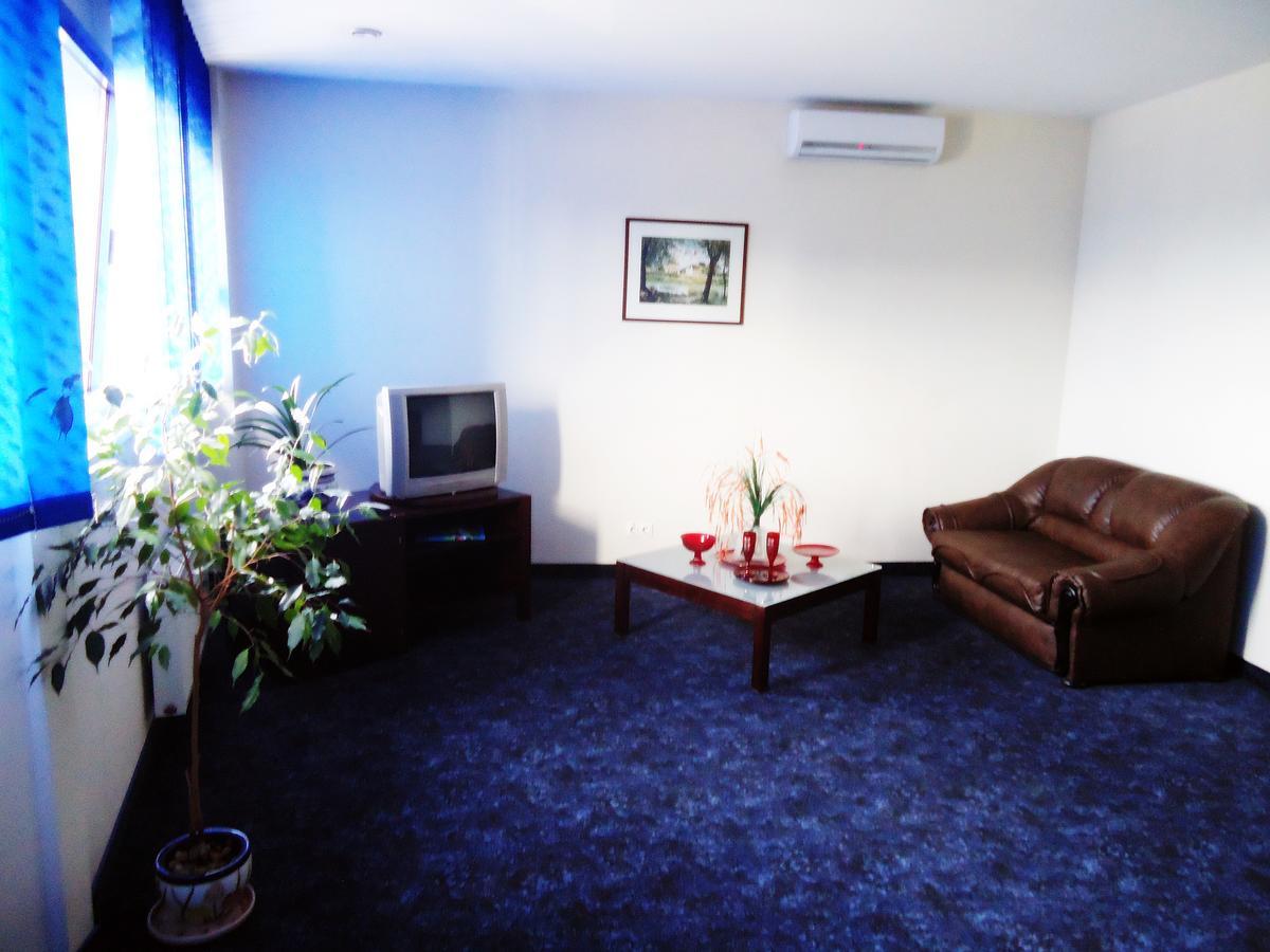 Tanagra Hotel Вилнюс Екстериор снимка