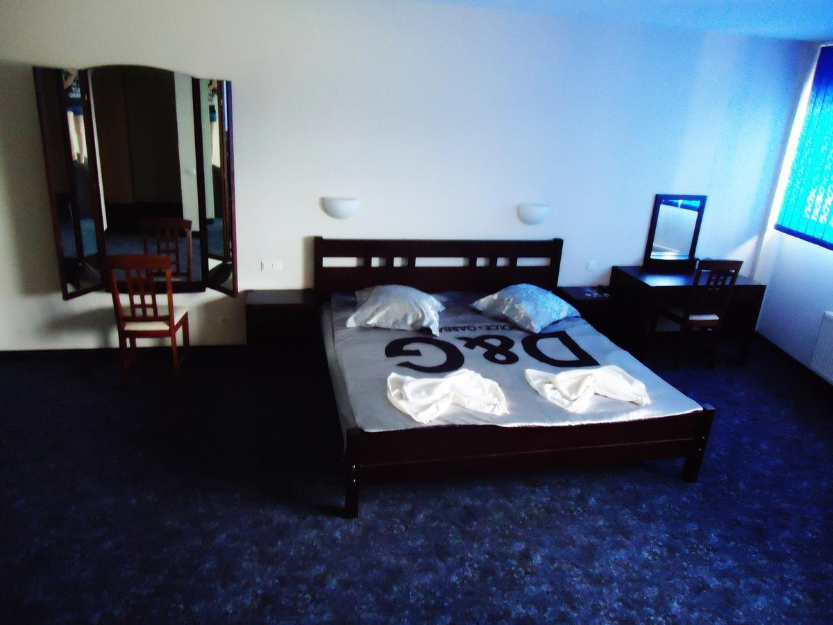 Tanagra Hotel Вилнюс Екстериор снимка