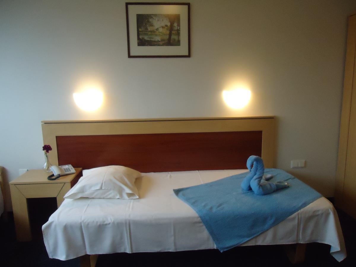 Tanagra Hotel Вилнюс Екстериор снимка