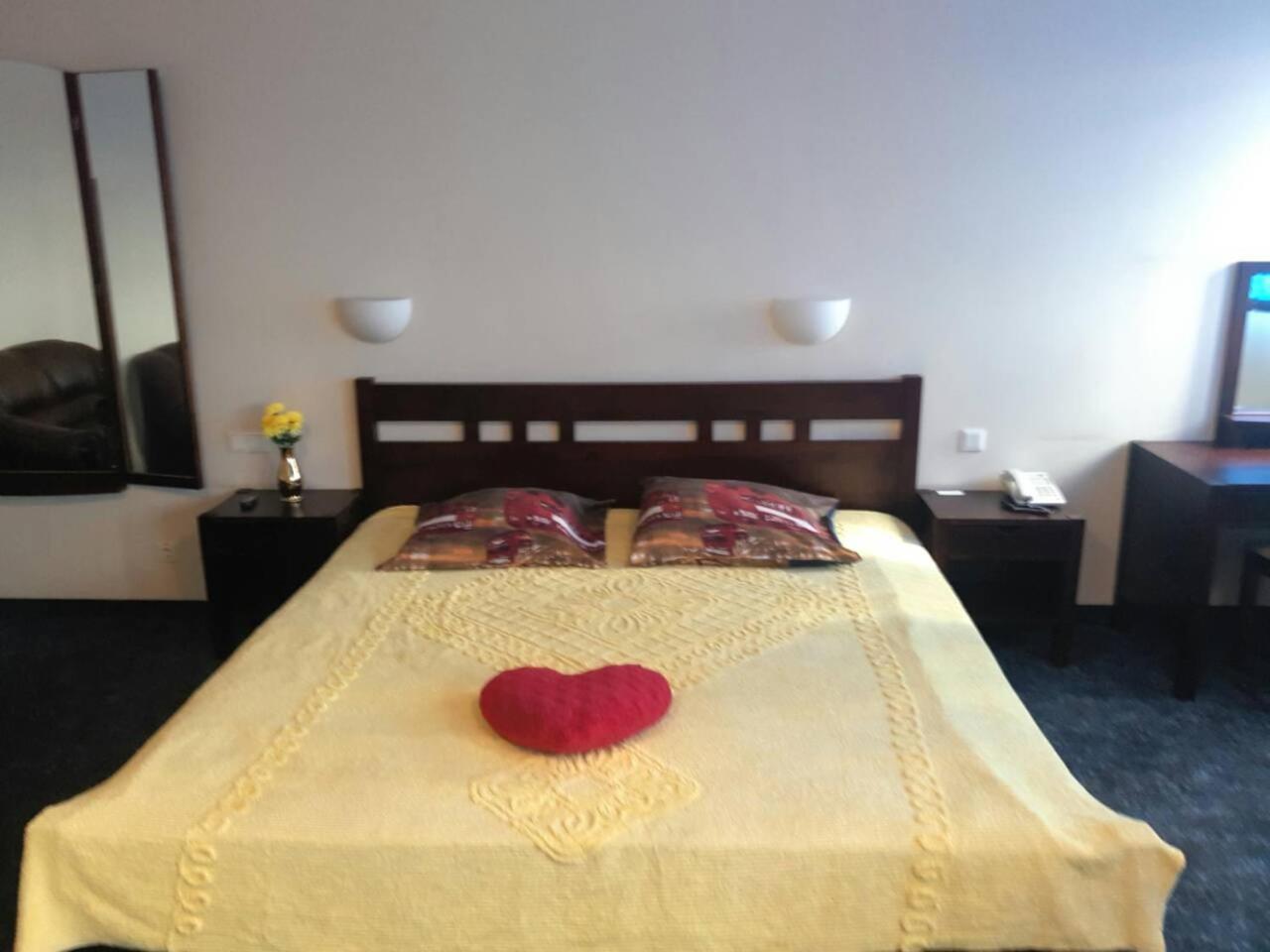 Tanagra Hotel Вилнюс Екстериор снимка