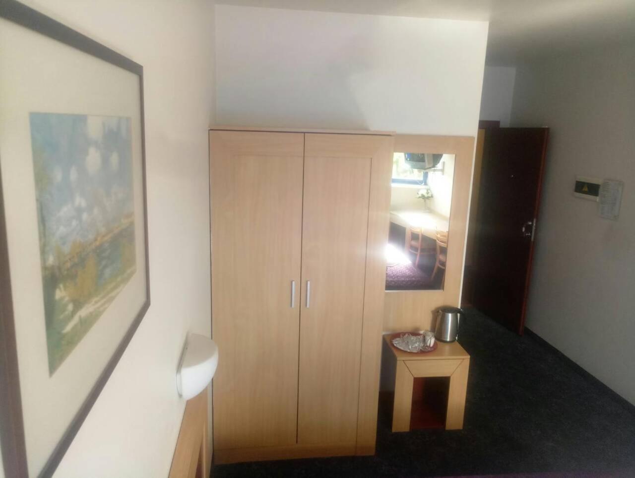Tanagra Hotel Вилнюс Екстериор снимка